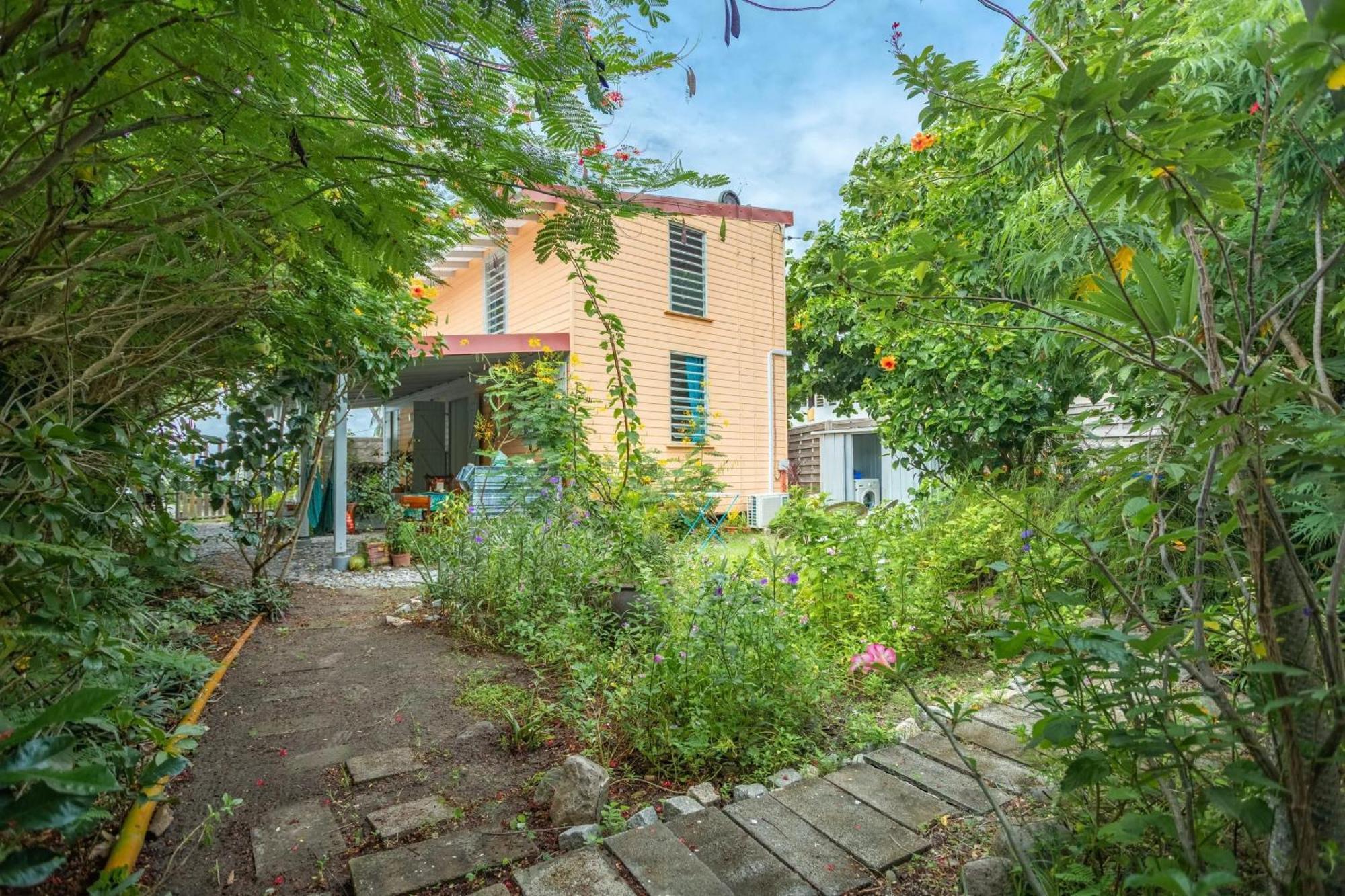 Appartement Cosy Au Carbet Avec Balcon Et Vue Sur Mer 70 M² Le Carbet Bagian luar foto